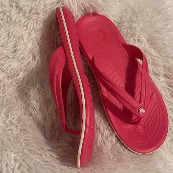 Women’s crocs hot pink men’s size 7 - Picture 4 of 12